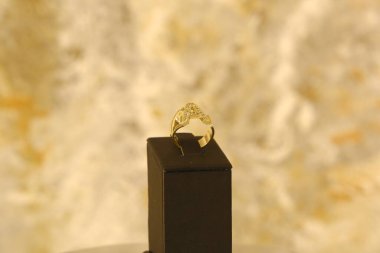 luxury gold and diamond jewelery