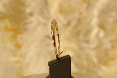 luxury gold and diamond jewelery