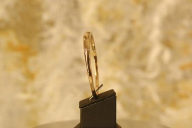 luxury gold and diamond jewelery