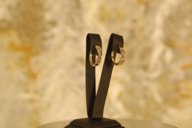 luxury gold and diamond jewelery