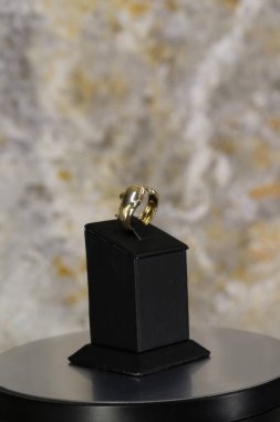 luxury gold and diamond jewelery