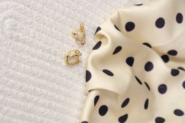 luxury gold and diamond jewelery