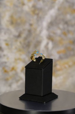 luxury gold and diamond jewelery