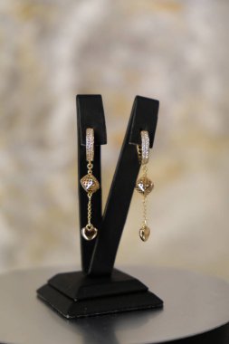 luxury gold and diamond jewelery