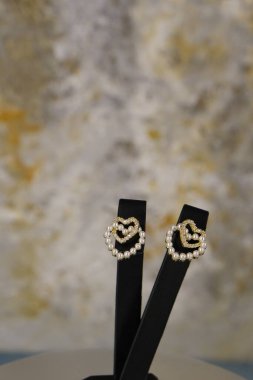 luxury gold and diamond jewelery