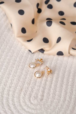 luxury gold and diamond jewelery