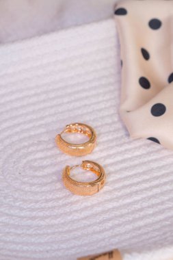 luxury gold and diamond jewelery