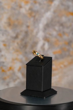 luxury gold and diamond jewelery