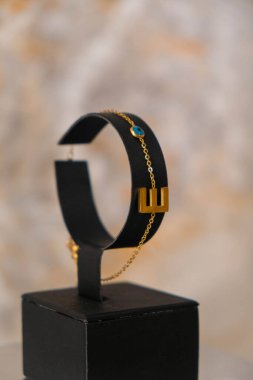 luxury gold and diamond jewelery