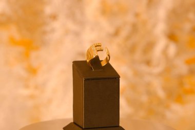 luxury gold and diamond jewelery