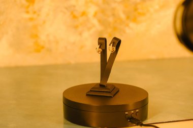 luxury gold and diamond jewelery