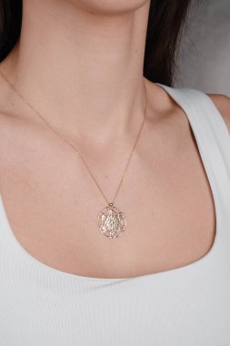 luxury gold and diamond jewelery