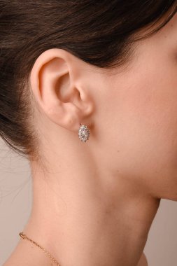 luxury gold and diamond jewelery