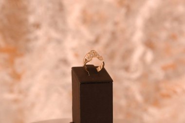 luxury gold and diamond jewelery