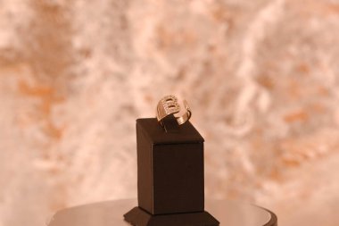 luxury gold and diamond jewelery