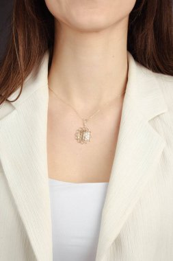 luxury gold and diamond jewelery