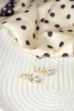 luxury gold and diamond jewelery