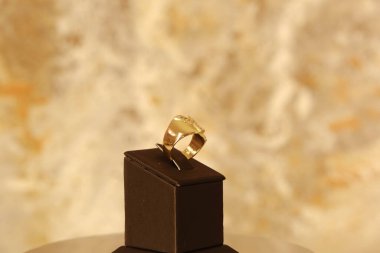 luxury gold and diamond jewelery