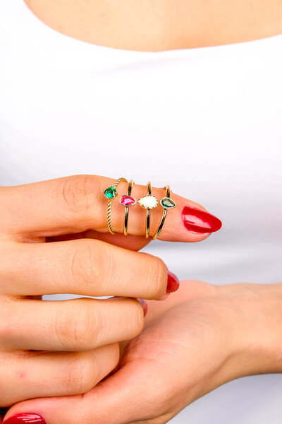 ювелирные изделия из золота и бриллиантов