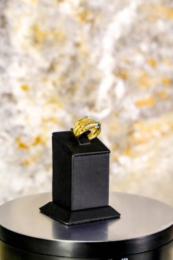 luxury gold and diamond jewelery