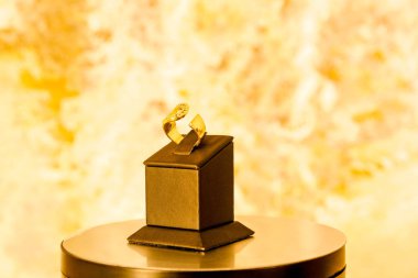 luxury gold and diamond jewelery
