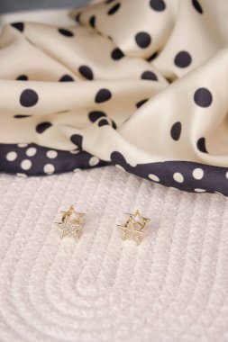 luxury gold and diamond jewelery