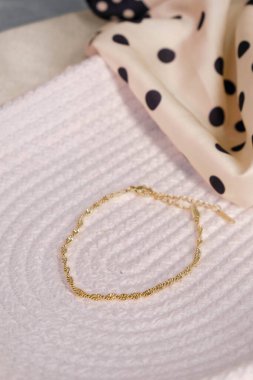 luxury gold and diamond jewelery