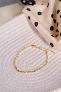 luxury gold and diamond jewelery