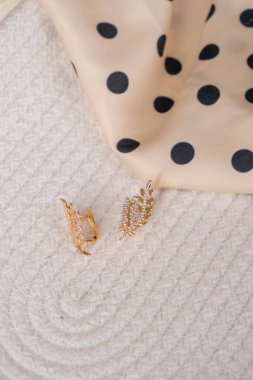 luxury gold and diamond jewelery