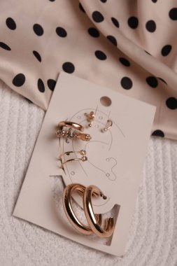 luxury gold and diamond jewelery