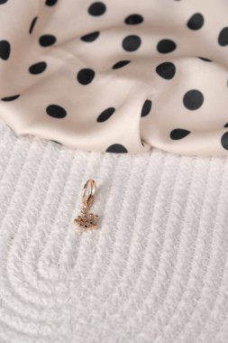 luxury gold and diamond jewelery