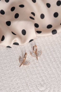 luxury gold and diamond jewelery