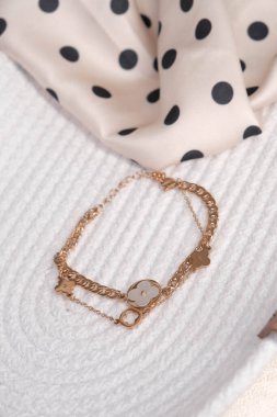 luxury gold and diamond jewelery