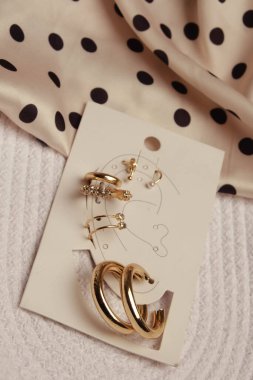 luxury gold and diamond jewelery