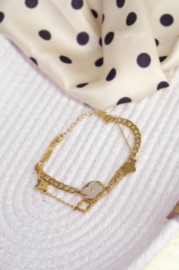 luxury gold and diamond jewelery