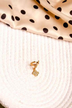 luxury gold and diamond jewelery