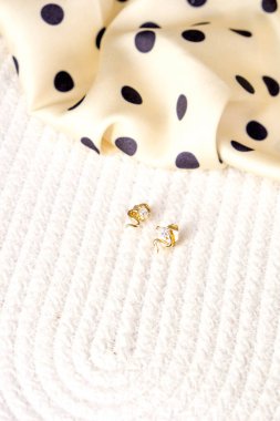 luxury gold and diamond jewelery