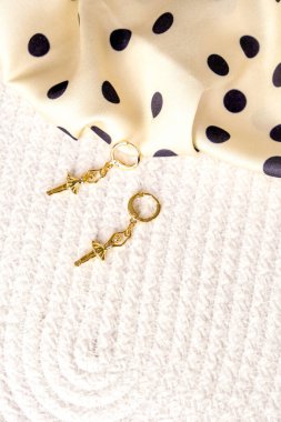 luxury gold and diamond jewelery