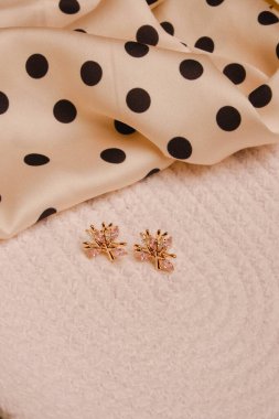 luxury gold and diamond jewelery