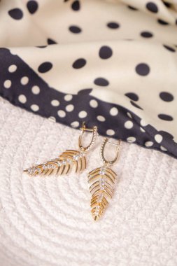 luxury gold and diamond jewelery
