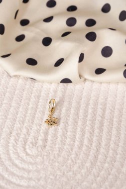 luxury gold and diamond jewelery