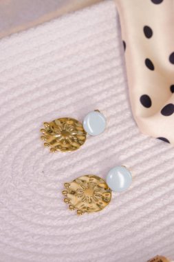 luxury gold and diamond jewelery