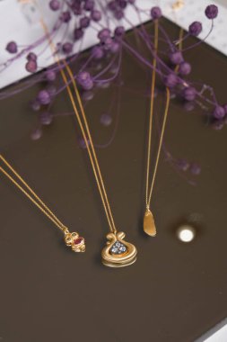 luxury gold and diamond jewelery