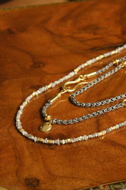 luxury gold and diamond jewelery