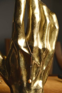 luxury gold and diamond jewelery