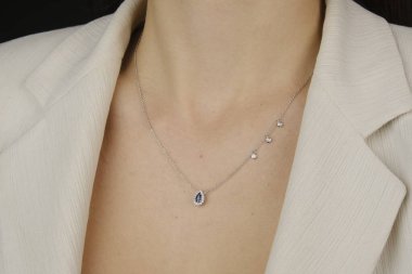 luxury gold and diamond jewelery