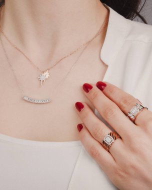 luxury gold and diamond jewelery