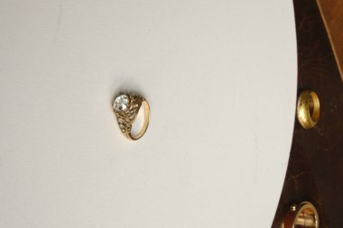 luxury gold and diamond jewelery