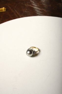 luxury gold and diamond jewelery