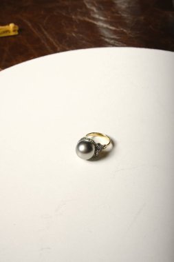 luxury gold and diamond jewelery